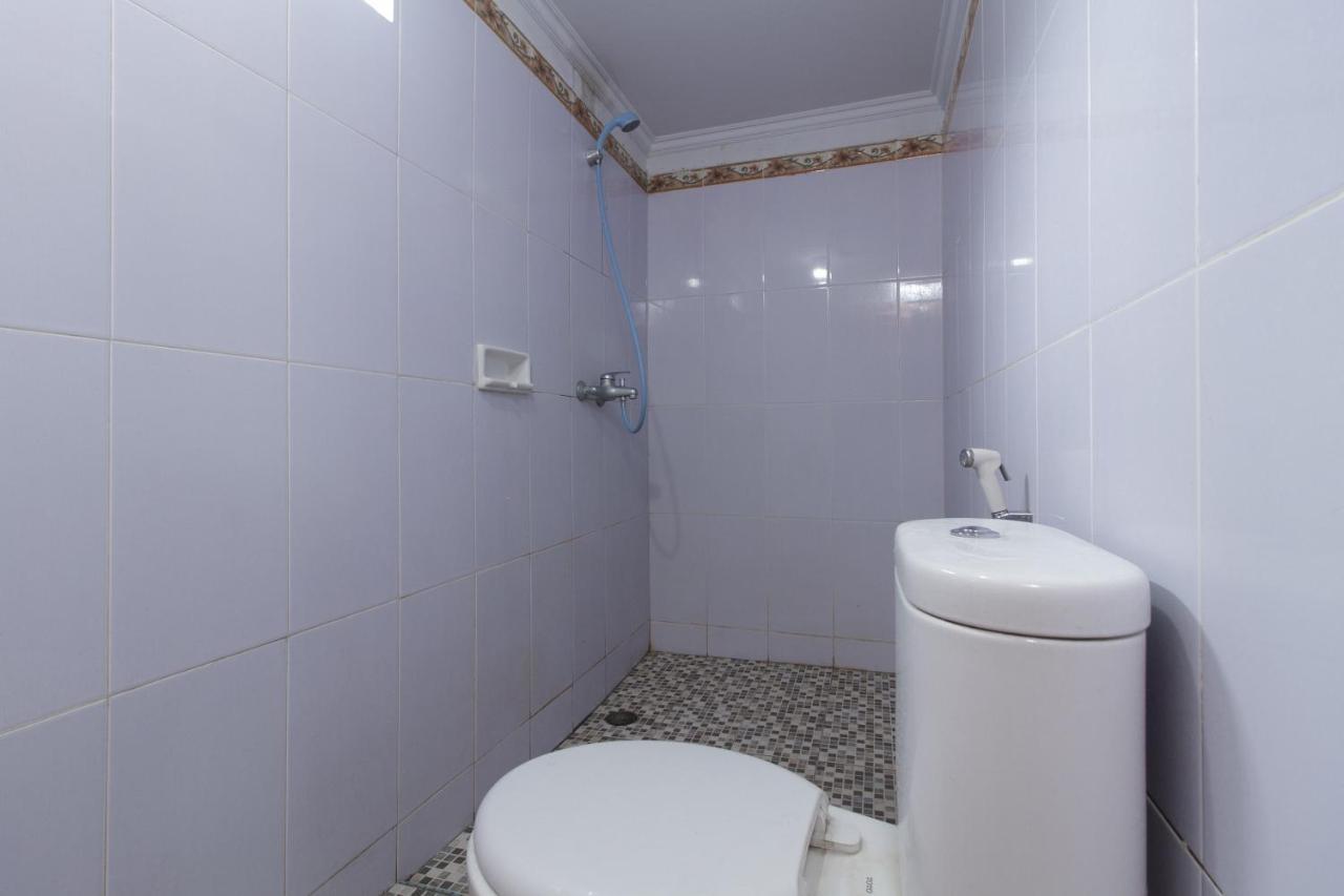 Reddoorz At Jalan Babepalar Rike Manado Hotel Exterior photo