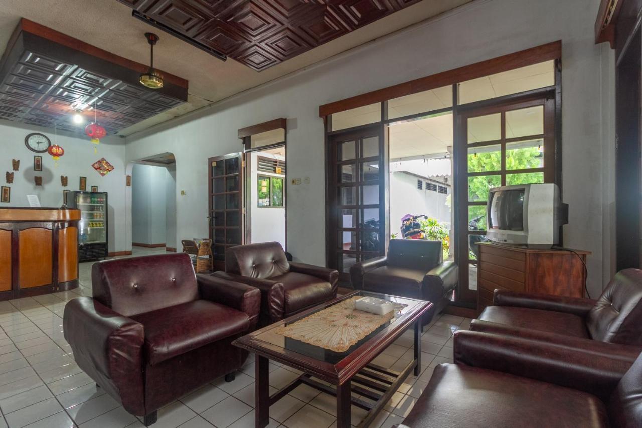 Reddoorz At Jalan Babepalar Rike Manado Hotel Exterior photo
