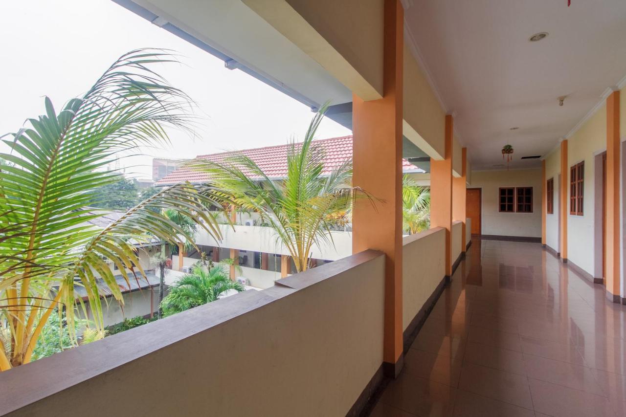 Reddoorz At Jalan Babepalar Rike Manado Hotel Exterior photo