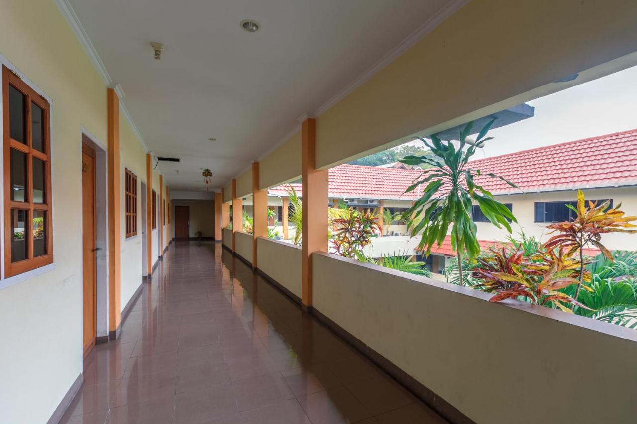 Reddoorz At Jalan Babepalar Rike Manado Hotel Exterior photo